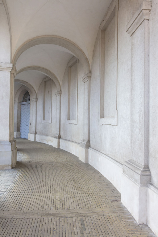 width: '512px', height: '768px'