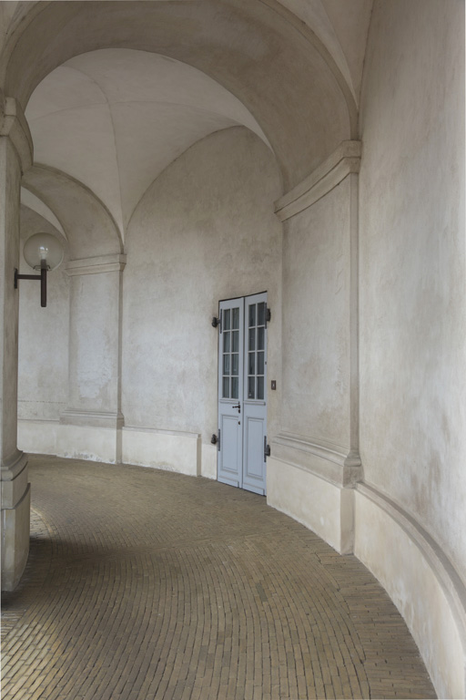 width: '512px', height: '768px'